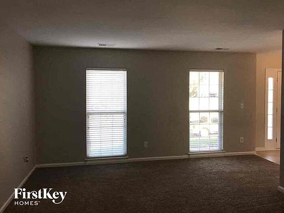 3rd image of 8524 New Oak Ln