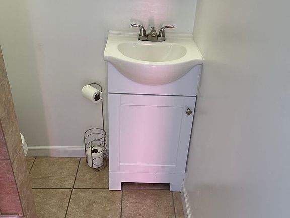 5th image of 2200 N Osage Ave #9