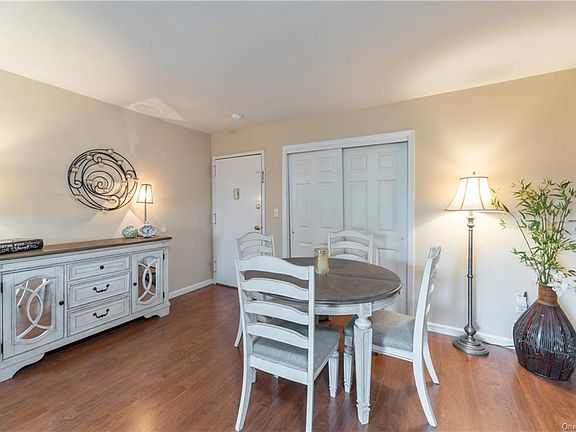 3rd image of 162 Richard Ct