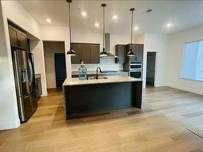3rd image of 1538 Plumas Dr