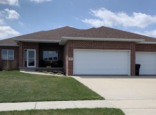 901 Rockwood Ct, Sergeant Bluff, IA 51054