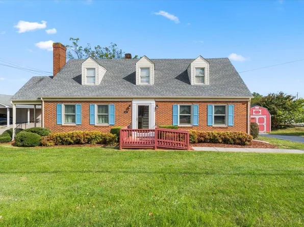 667 Lee Grant Ave, Appomattox, VA 24522