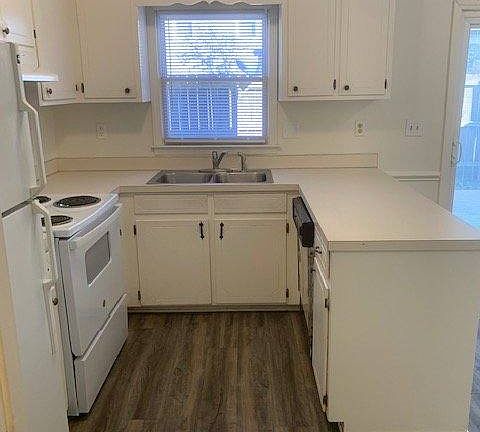 5th image of 3320 C1 Landmark St