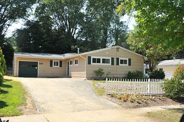 1st image of 542 Bowman Dr