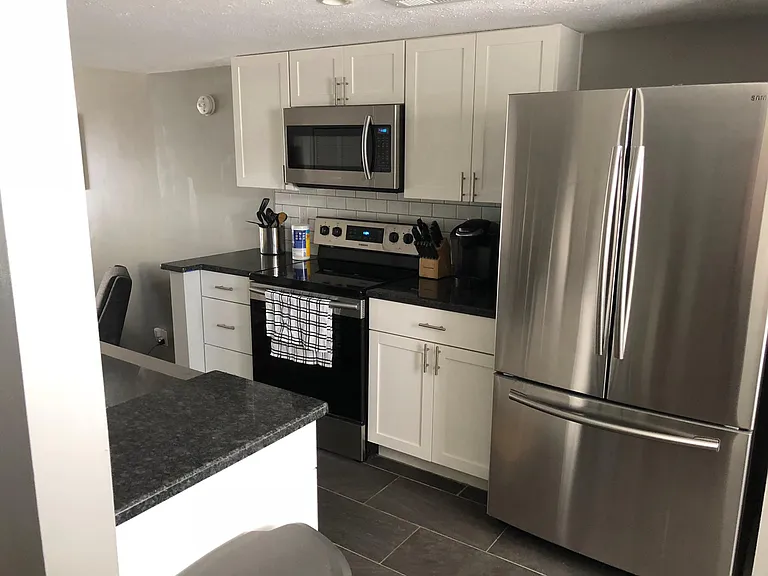 675 E Merrill St — Photo 3