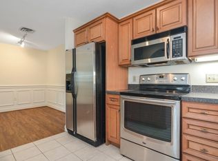 400 Brookside Dr #G, Andover, MA 01810