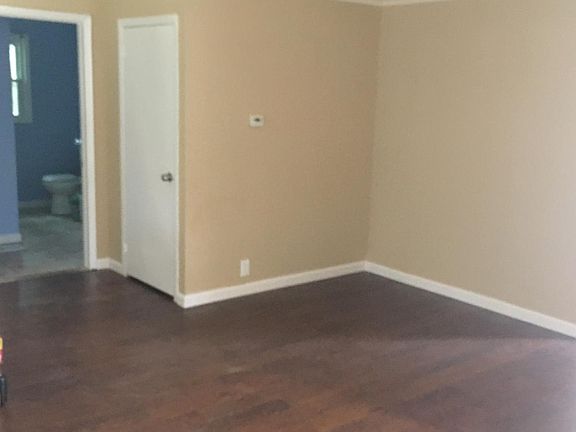 2nd image of 516 Park Ave