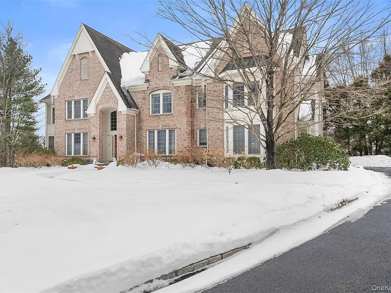 1 Augusta Ct — Photo 35