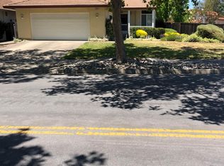964 Foothill Dr, Windsor, CA 95492