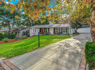 224 Lamour Dr, La Canada Flintridge, CA 91011