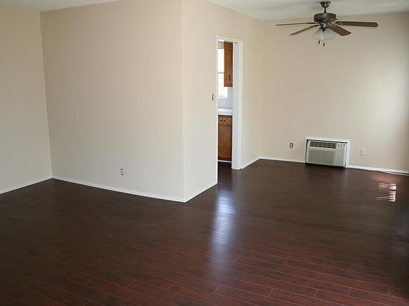 3rd image of 940 N Stanley Ave APT 6