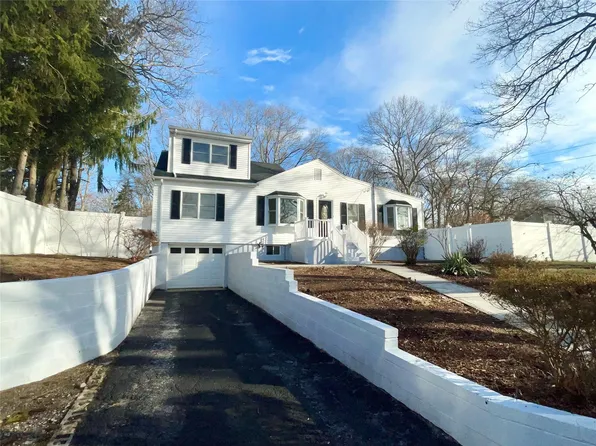 7 Fresh Pond Road, Sound Beach, NY 11789