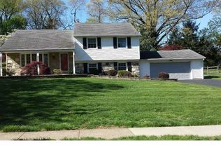 78 Glendale Dr, Huntingdon Valley, PA 19006