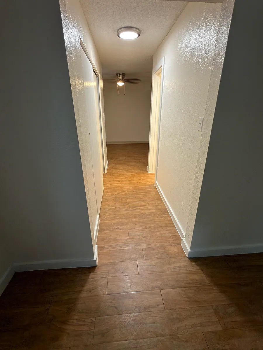Building Photo - 9790 E 7th Ave #101