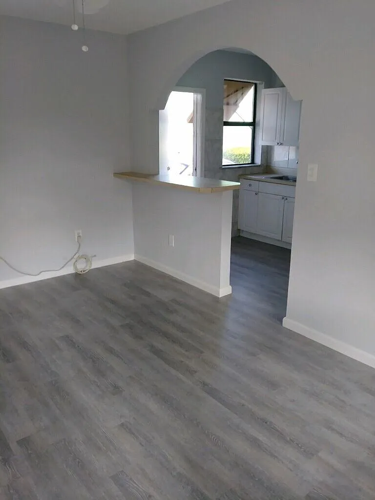2432 Taylor St — Photo 1