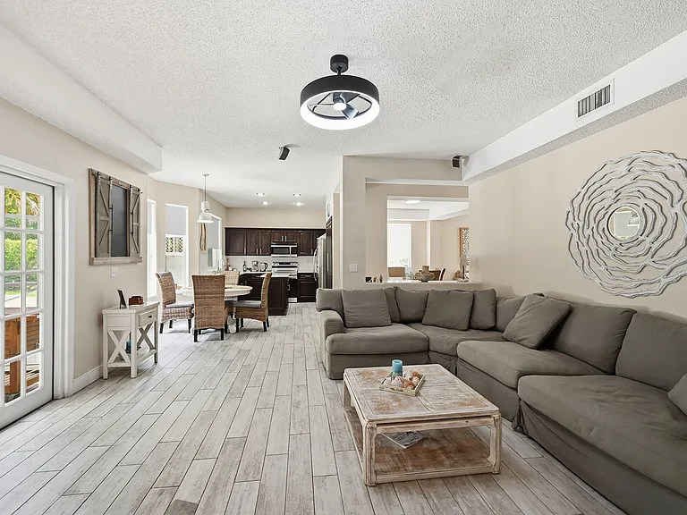 15073 Oak Chase Ct — Photo 15