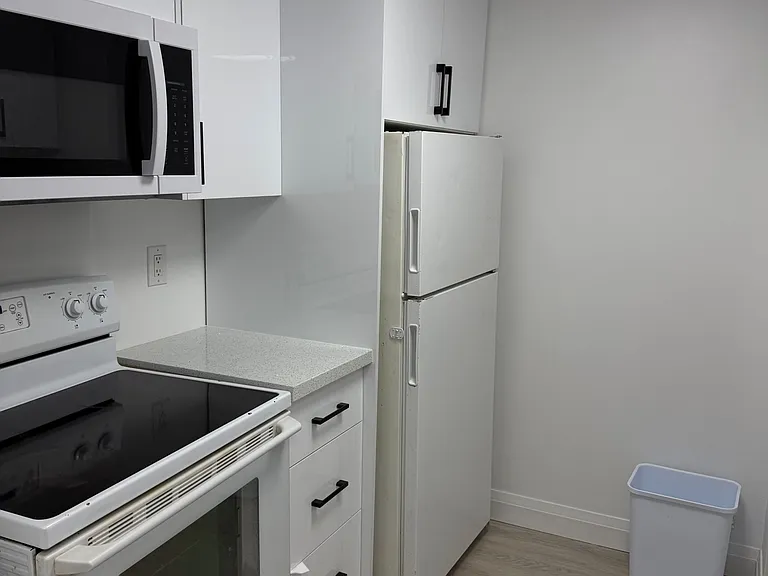 44 Gerrard St W #611 — Photo 9