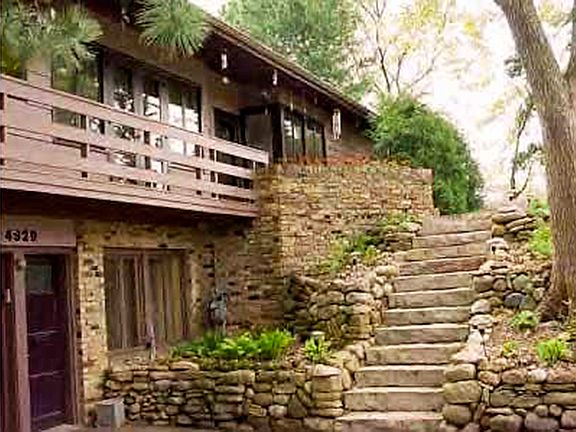 Main entry; since repainted