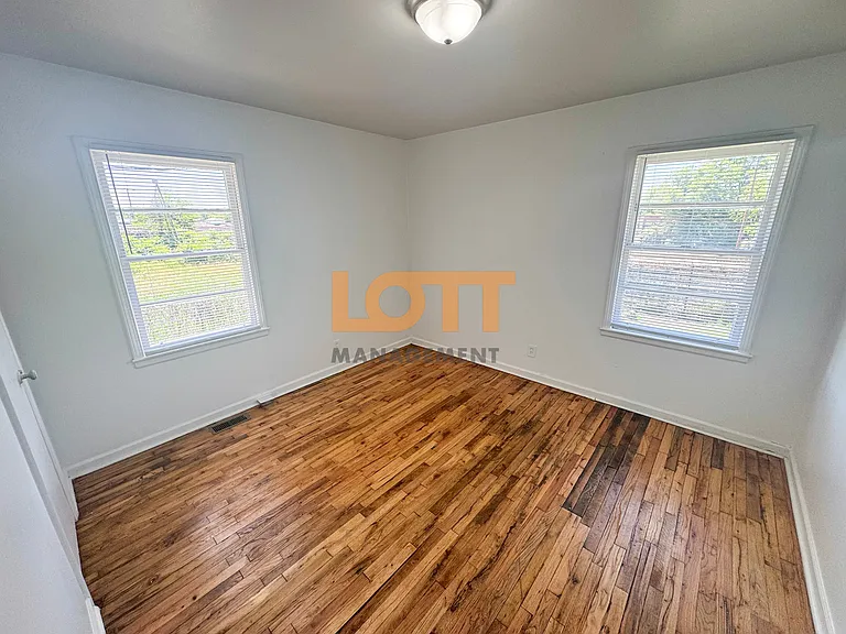 1009 Hampton Ave #4 — Photo 10