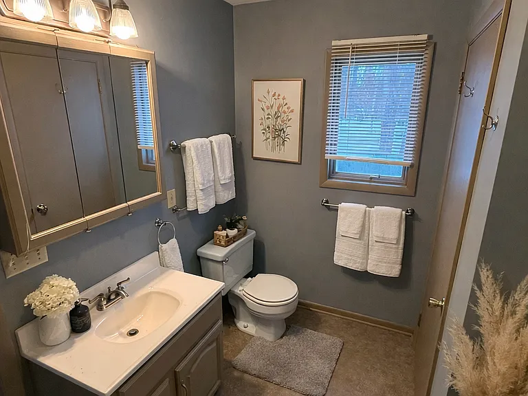Main Floor Full Bath