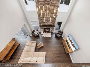 1994 Charles Ct, Milford, MI 48380