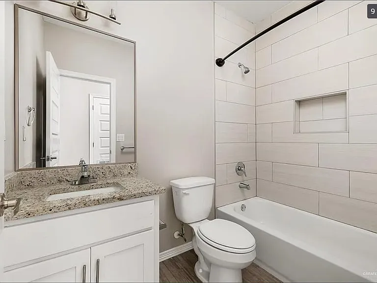 2104 Davenport St #4 — Photo 7