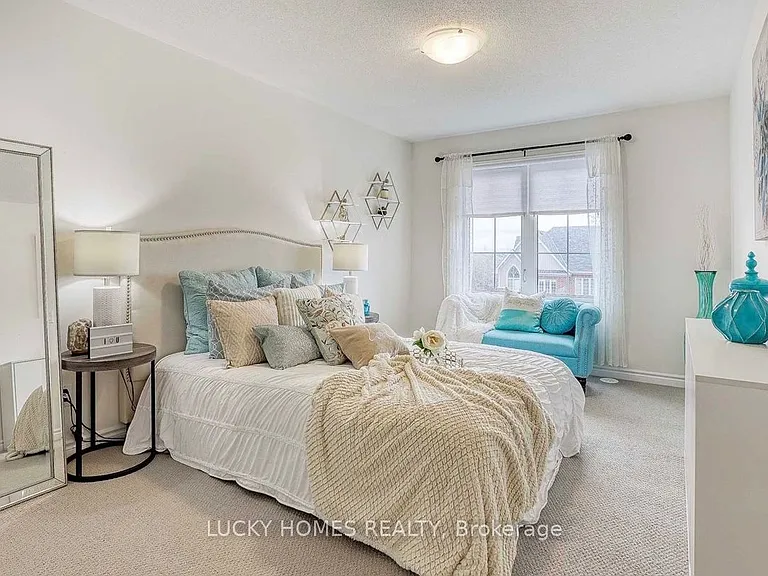 85 Sutcliffe Dr — Photo 5
