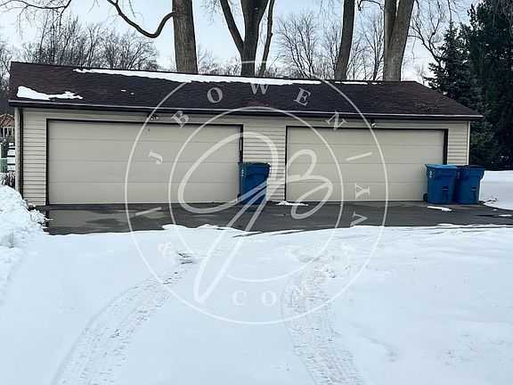 2nd image of 6766 Woodlake Dr