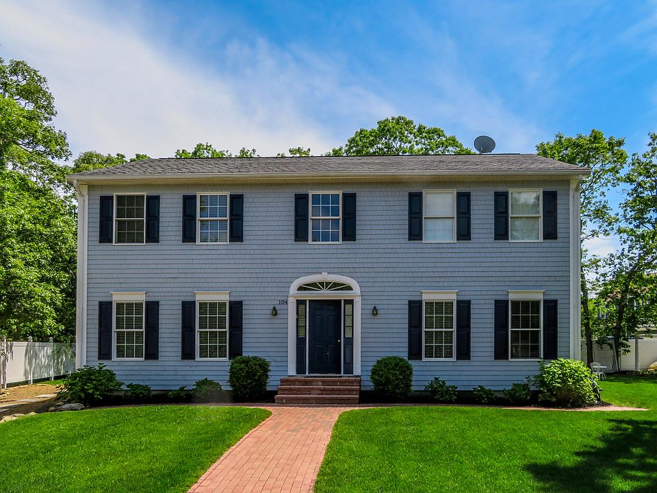 1st image of 104 Clover Hill Dr