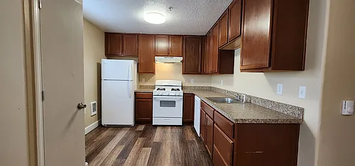 442-Northridge Plaza Photo 1