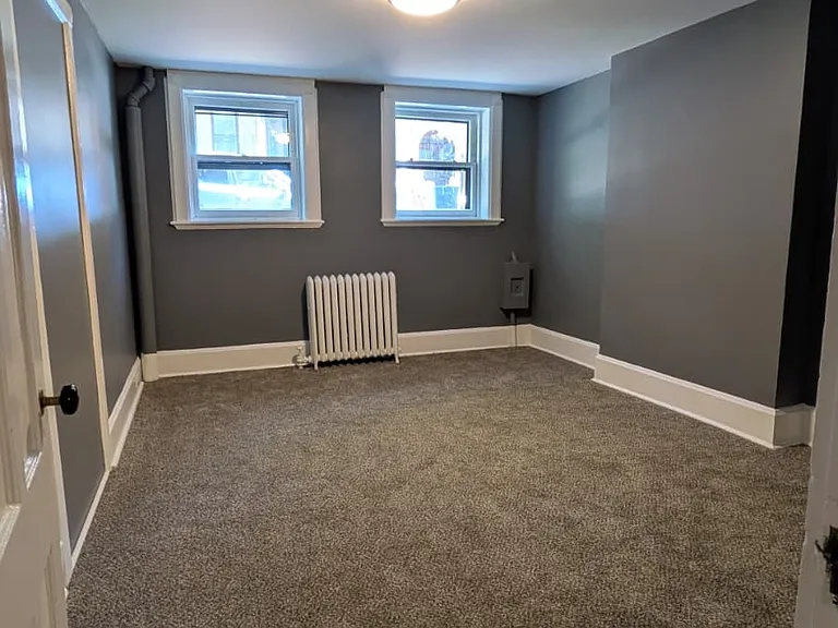 136 Lancaster St — Photo 4