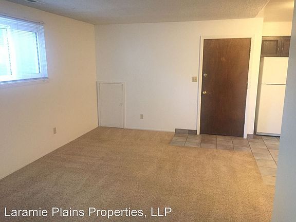 5th image of 815 E Ivinson St APT 1