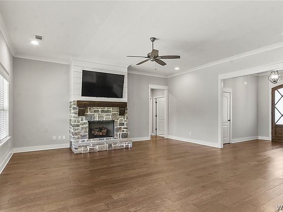 3rd image of 13879 Glenview Dr