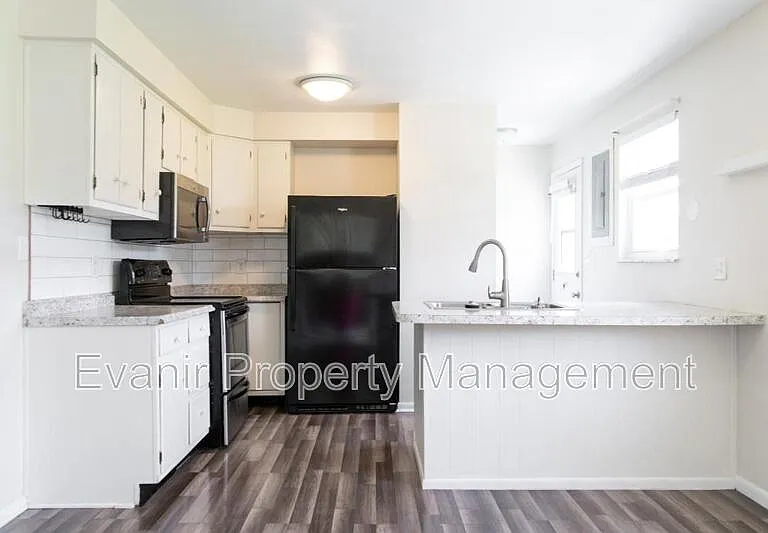 790 Branford Rd — Photo 22