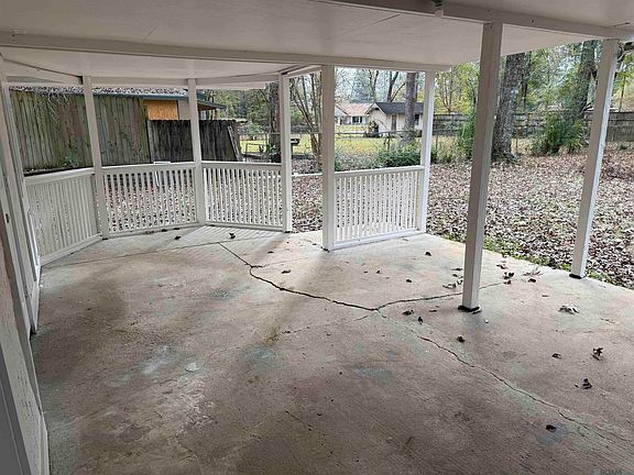 2nd image of 710 Riverview Dr