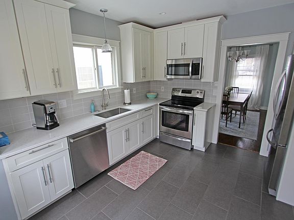 3rd image of 1280 Martha Washington Dr