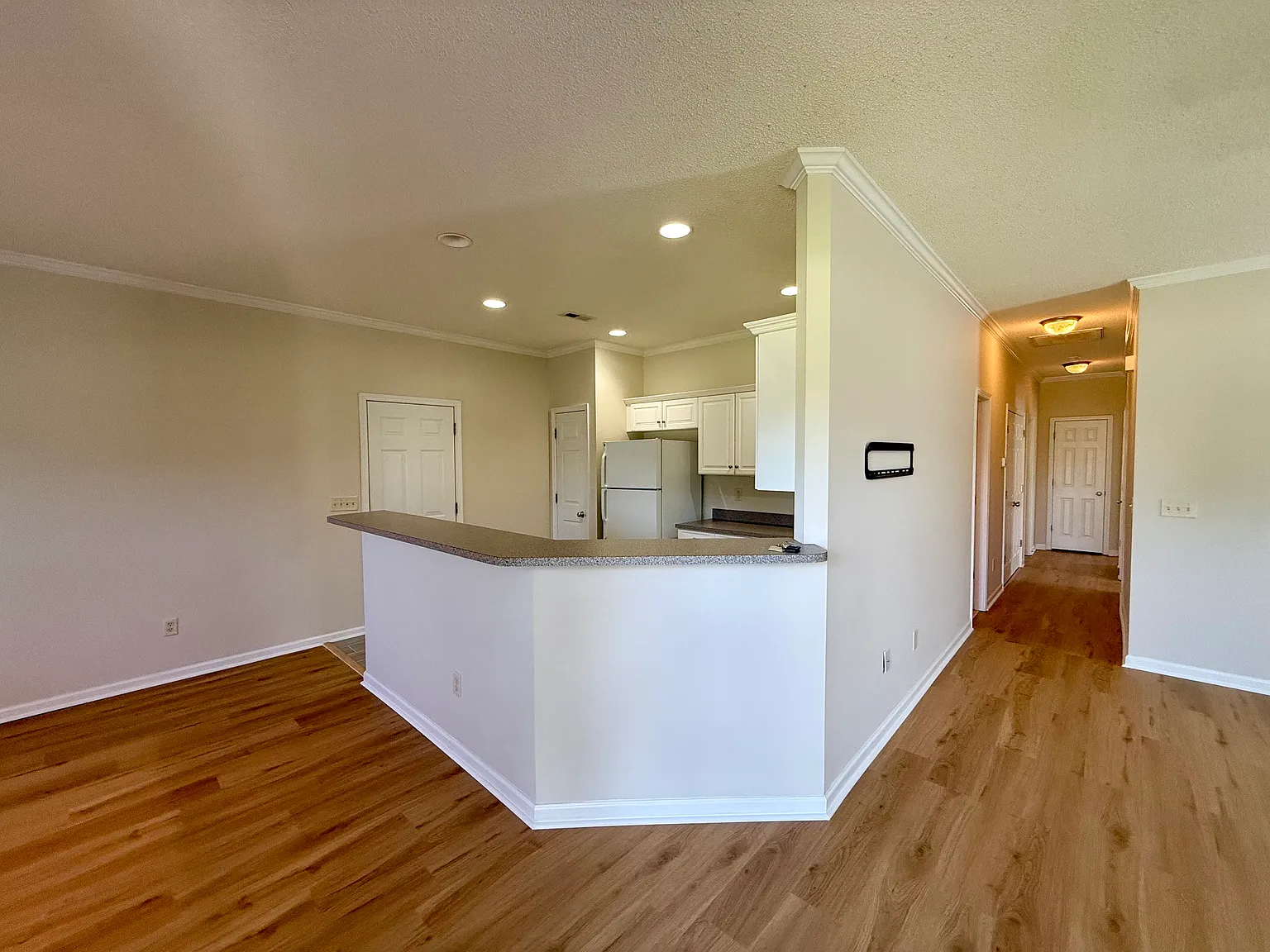 3 bed, 1324 sqft, $2,150 — Photo 3