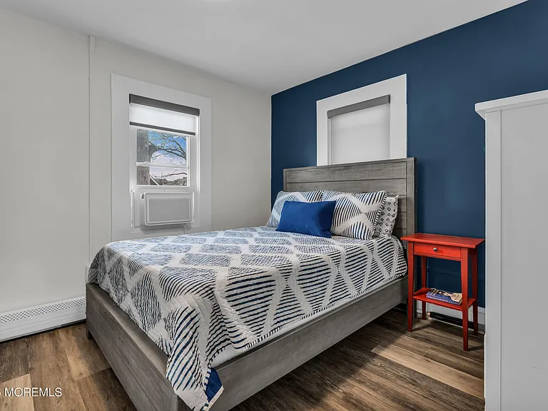 1208 Bond St — Photo 15