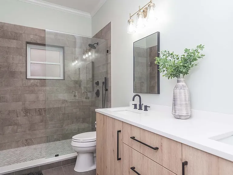 1948 N Hudson Ave #2 — Photo 8