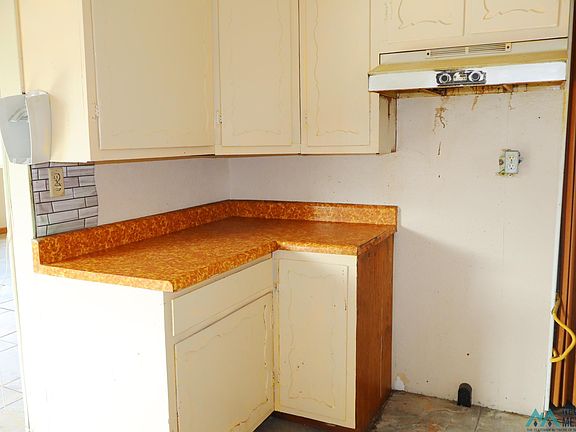 5th image of 622 Guinevan St
