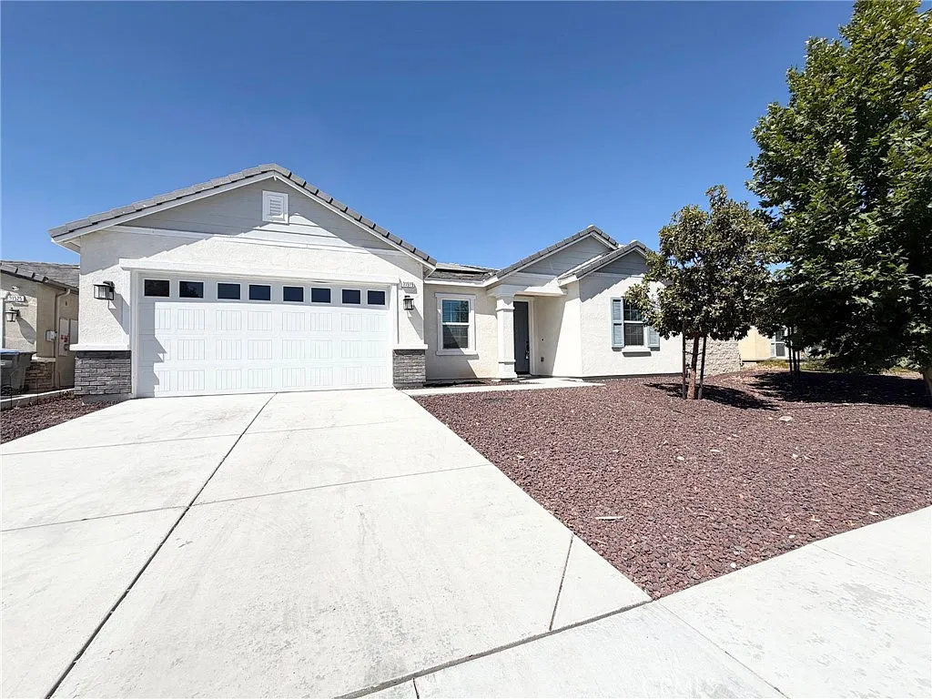 4 bed, 2091 sqft, $3,295 — Photo 1