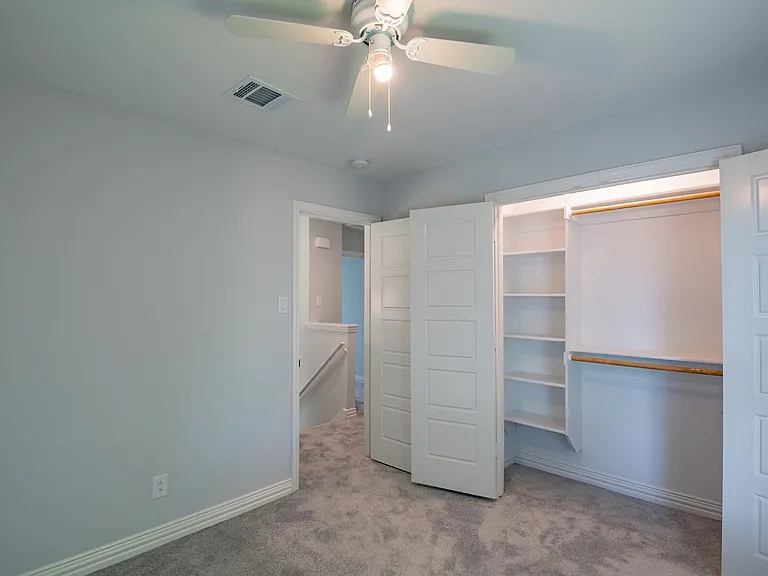 2318 Bennington Dr — Photo 17