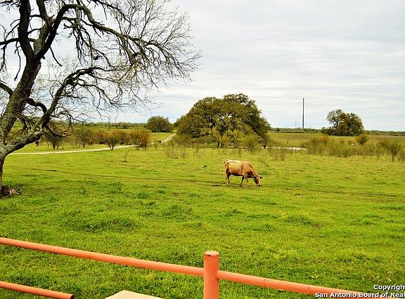 3rd image of 605 County Road 407