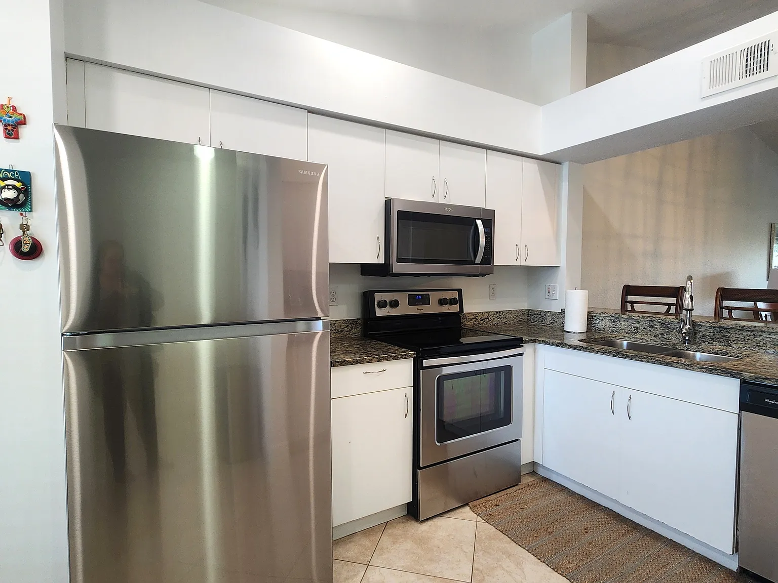 9640 Victoria Lane - C-305 — Photo 3