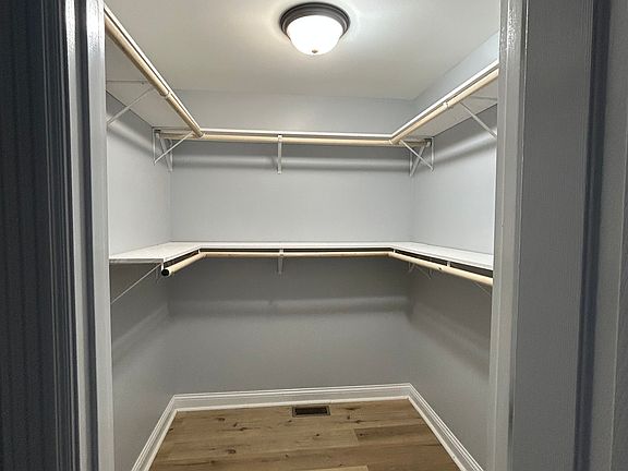 5th image of 343 Reynolds Dr