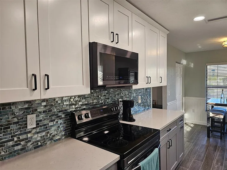 4522 La Jolla Dr — Photo 12