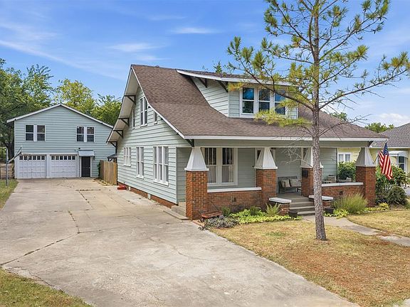 3rd image of 1012 W Pine Ave