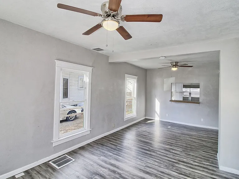 1144 Grand Ave — Photo 14