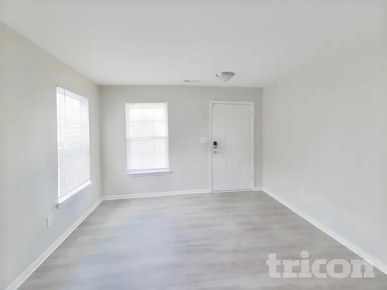 10213 Blue Sky Dr — Photo 2