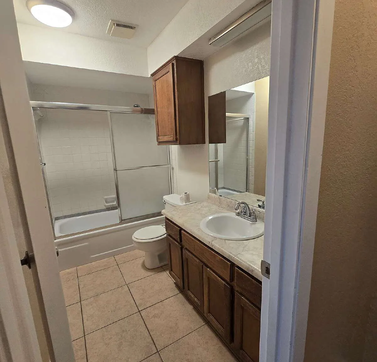 3 bed, 2.0 bath, 1144 sqft, $1,400 — Photo 3